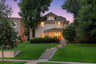2225 E Lake Of The Isles Parkway, Minneapolis, MN 55405