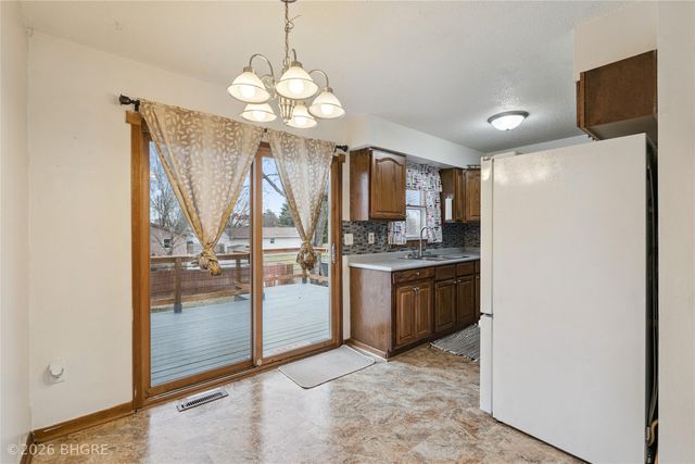 2307 3rd Street SW, Altoona, IA 50009