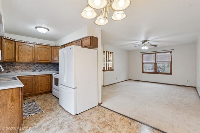 2307 3rd Street SW, Altoona, IA 50009