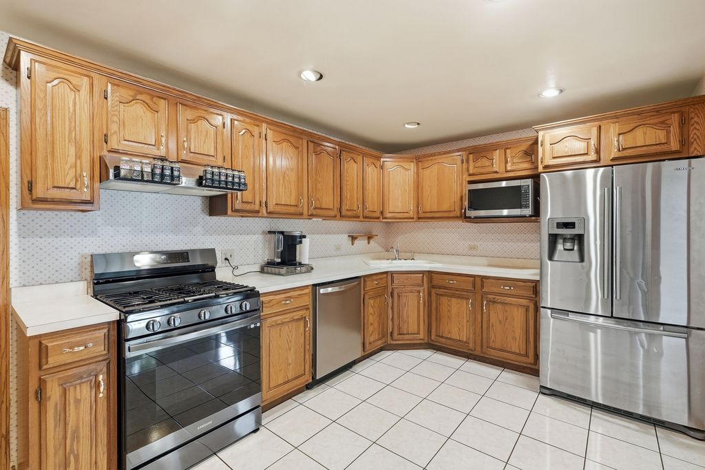 341 W Wood Avenue, Peotone, IL 60468 — photo 3