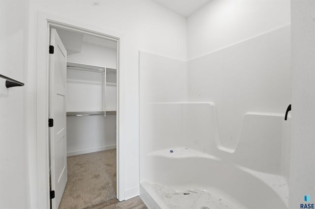 5935 S Whisper Creek Pl Place, Sioux Falls, SD 57108