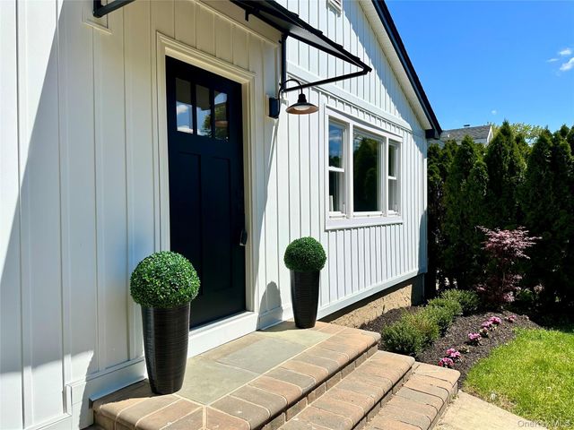 47 Norwich Street, Huntington Station, NY 11746