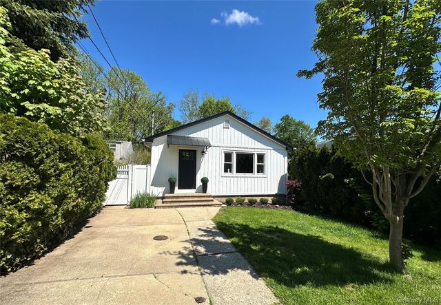 47 Norwich Street, Huntington Station, NY 11746