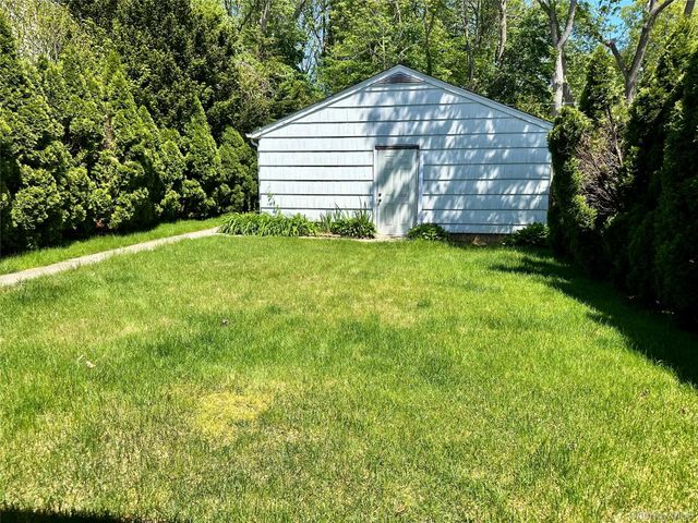 47 Norwich Street, Huntington Station, NY 11746