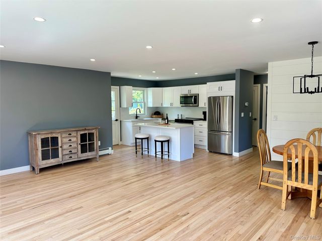47 Norwich Street, Huntington Station, NY 11746