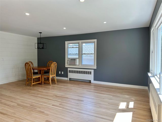 47 Norwich Street, Huntington Station, NY 11746