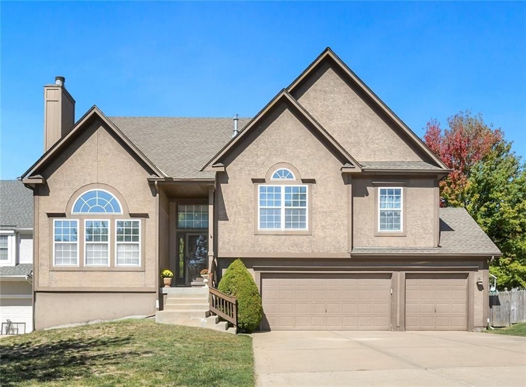 2346 W Piatt Lane, Olathe, KS 66061