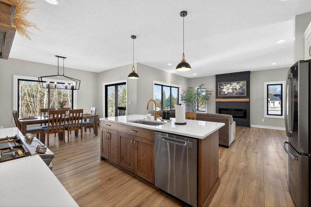 2101 21st Avenue NE, Kasson, MN 55944