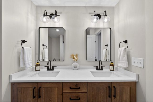 2101 21st Avenue NE, Kasson, MN 55944