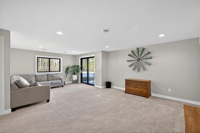 2101 21st Avenue NE, Kasson, MN 55944