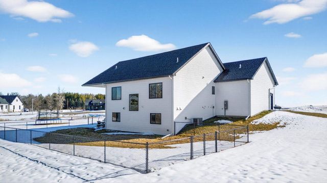 2101 21st Avenue NE, Kasson, MN 55944