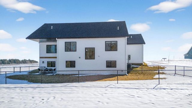 2101 21st Avenue NE, Kasson, MN 55944