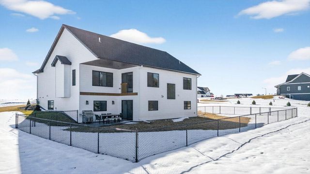 2101 21st Avenue NE, Kasson, MN 55944