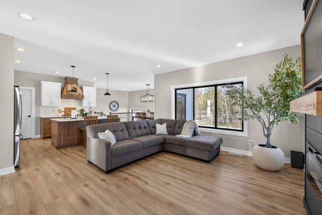 2101 21st Avenue NE, Kasson, MN 55944