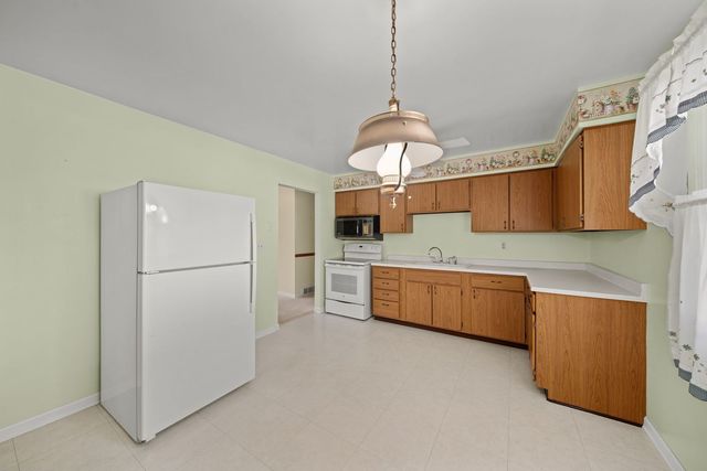 2045 Gabriel Avenue, Zion, IL 60099