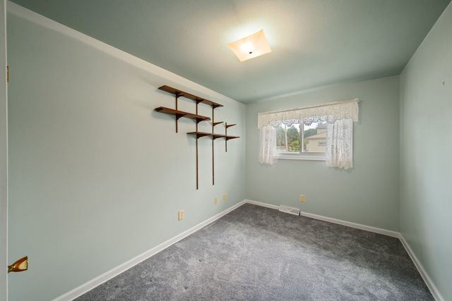 2045 Gabriel Avenue, Zion, IL 60099