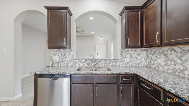 2238 Falcon Way, New Braunfels, TX 78130