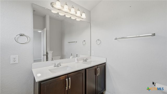 2238 Falcon Way, New Braunfels, TX 78130
