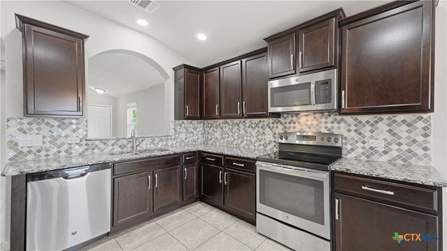 2238 Falcon Way, New Braunfels, TX 78130