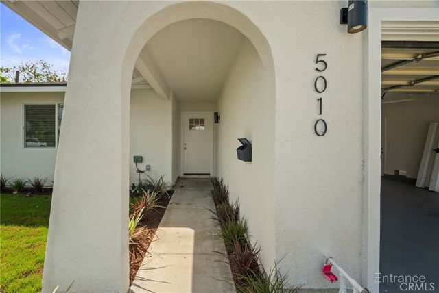 5010 W Maurie Avenue, Santa Ana, CA 92703
