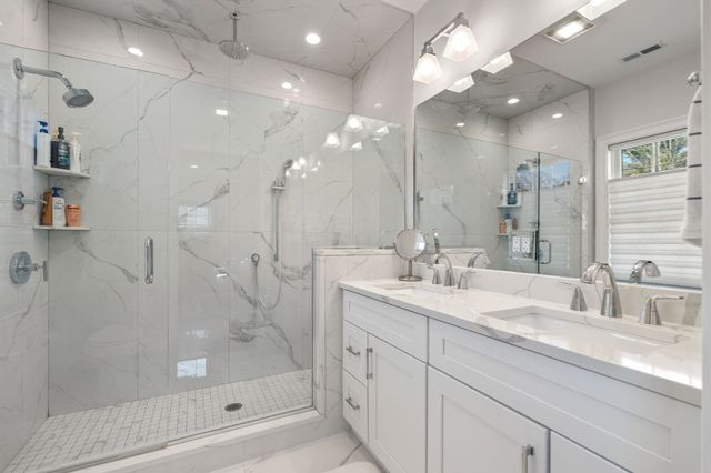 210 Evelyn 210, Newton, MA 02468