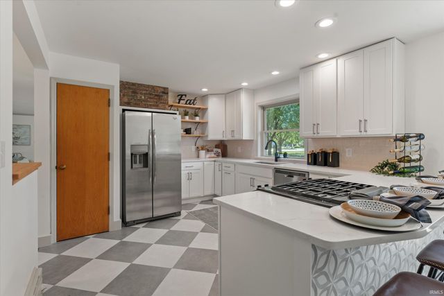 2121 E Madison Street, South Bend, IN 46617