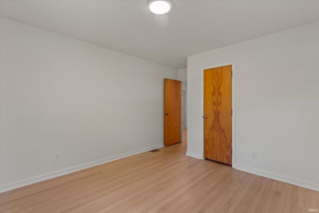 2121 E Madison Street, South Bend, IN 46617