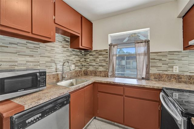 4220 NW 21st Street 206, Lauderhill, FL 33313