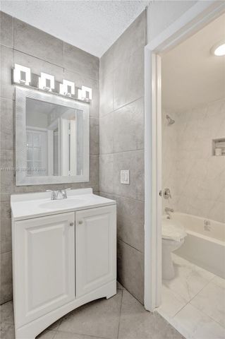 4220 NW 21st Street 206, Lauderhill, FL 33313