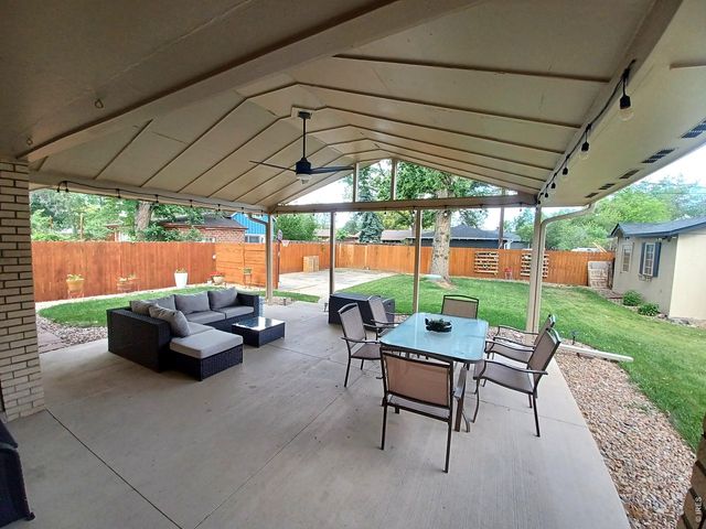 1024 Collyer St, Longmont, CO 80501