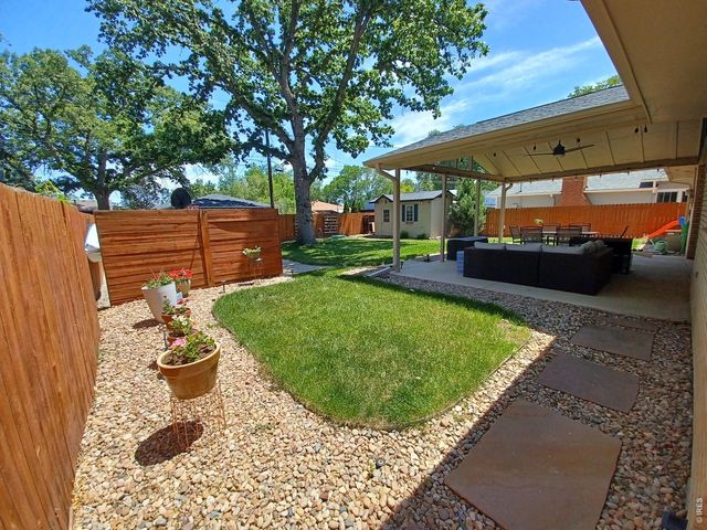 1024 Collyer St, Longmont, CO 80501