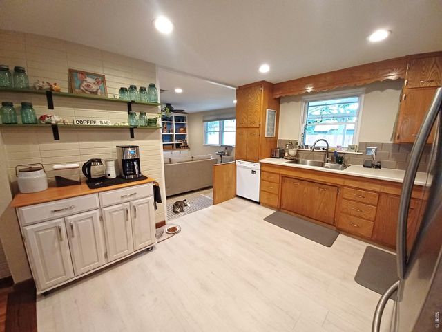 1024 Collyer St, Longmont, CO 80501