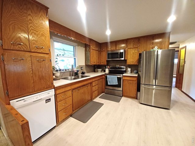 1024 Collyer St, Longmont, CO 80501