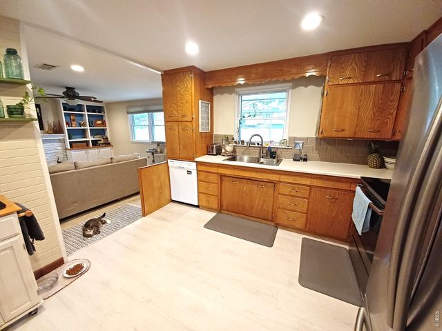 1024 Collyer St, Longmont, CO 80501