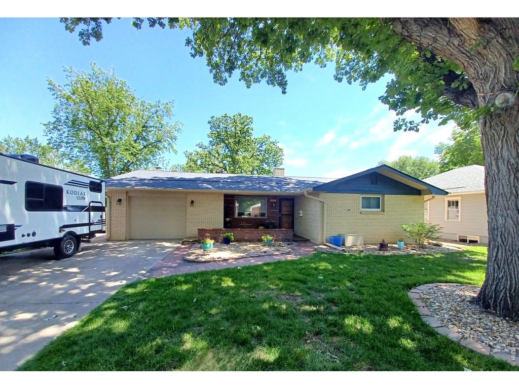 1024 Collyer St, Longmont, CO 80501
