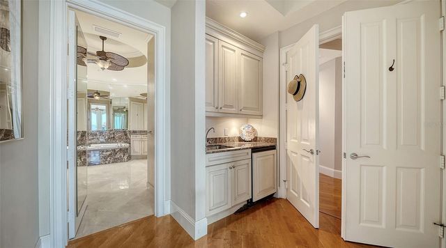 1300 BENJAMIN FRANKLIN DRIVE 1205 & 1206, Sarasota, FL 34236
