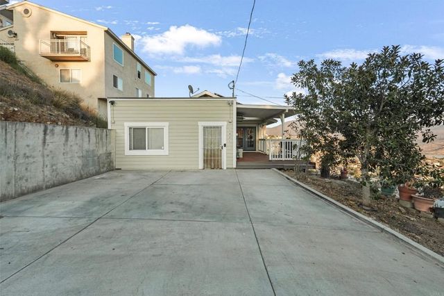 1421 Maria Avenue, Spring Valley, CA 91977
