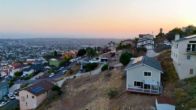 1421 Maria Avenue, Spring Valley, CA 91977