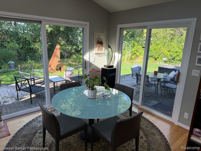31925 Olde Franklin Drive, Farmington Hills, MI 48334