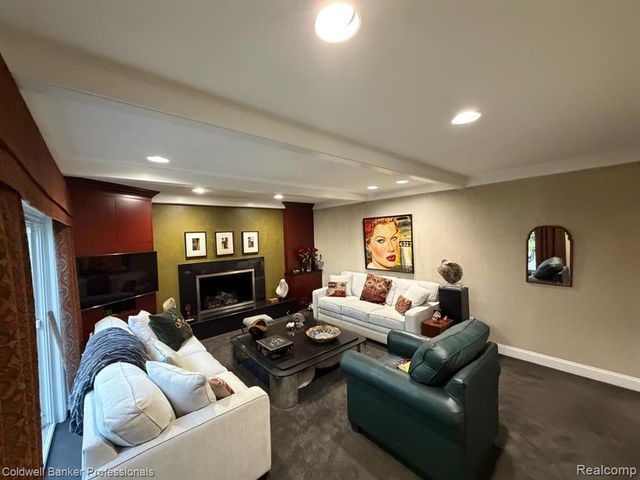 31925 Olde Franklin Drive, Farmington Hills, MI 48334