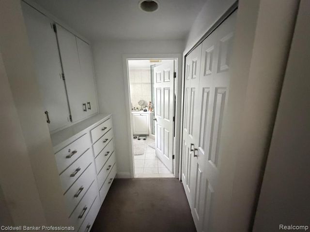 31925 Olde Franklin Drive, Farmington Hills, MI 48334