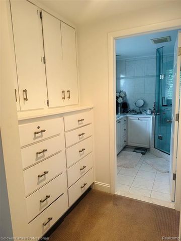 31925 Olde Franklin Drive, Farmington Hills, MI 48334