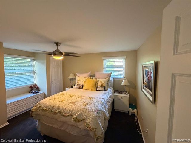 31925 Olde Franklin Drive, Farmington Hills, MI 48334