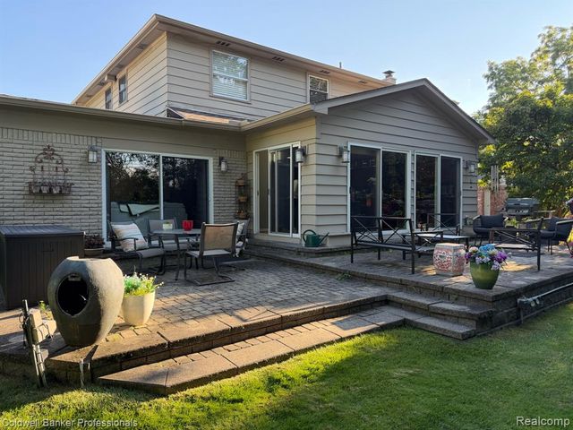 31925 Olde Franklin Drive, Farmington Hills, MI 48334