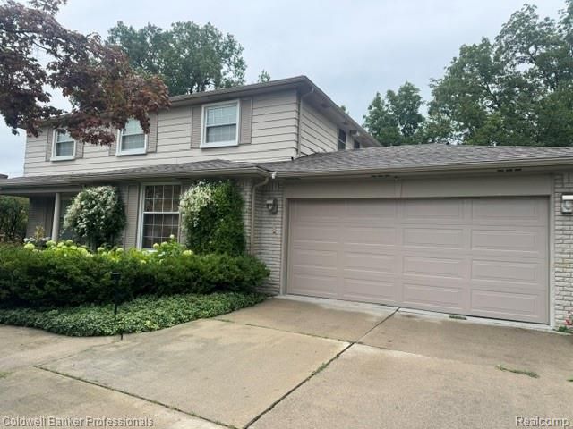 31925 Olde Franklin Drive, Farmington Hills, MI 48334