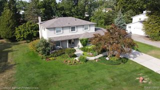 31925 Olde Franklin Drive, Farmington Hills, MI 48334