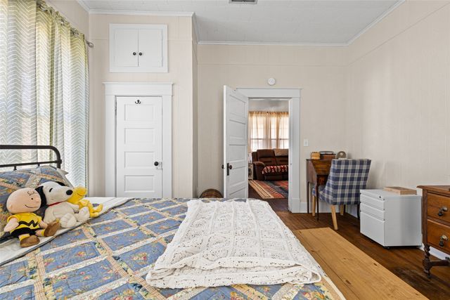 217 N Montgomery Street, Gilmer, TX 75644
