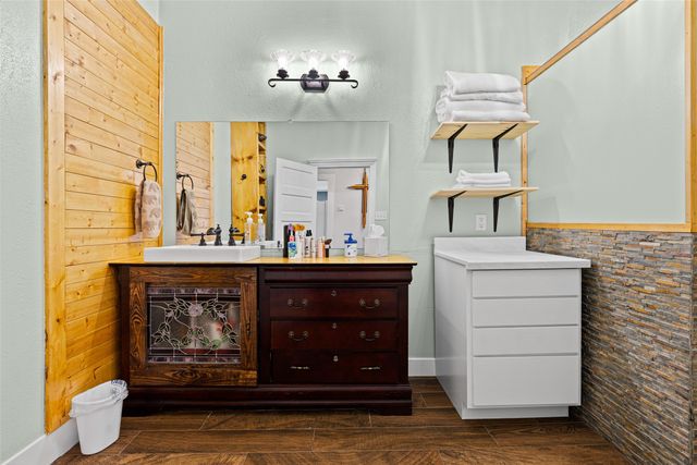 217 N Montgomery Street, Gilmer, TX 75644