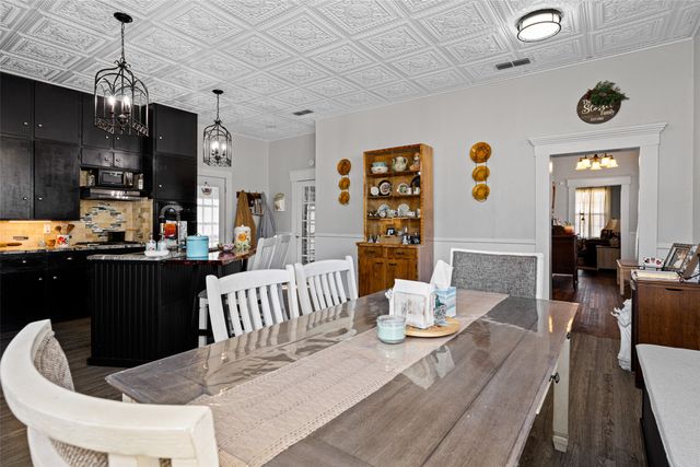 217 N Montgomery Street, Gilmer, TX 75644