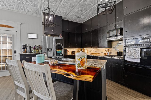 217 N Montgomery Street, Gilmer, TX 75644
